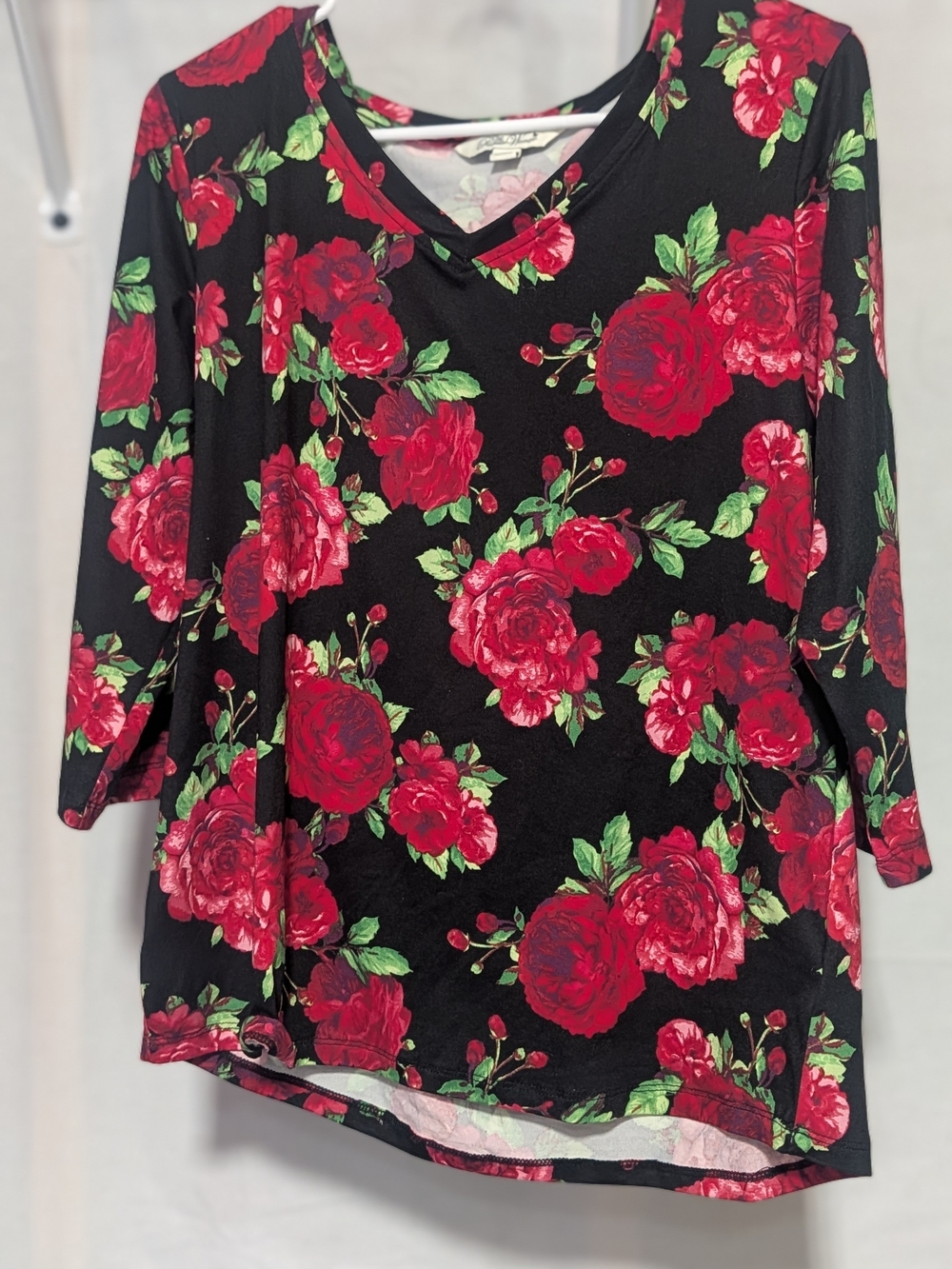 The Pioneer Woman Black Long-Sleeve V‑Neck Top with Red Rose Print 3/4 Sleeves